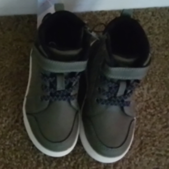 Toddler Boys Cat and Jack boots NWT - Picture 2 of 9